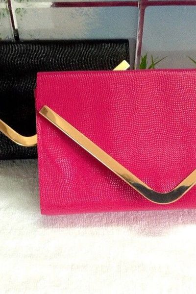 Mstx 243 - túi cầm tay đeo chéo nẹp vàng chữ v