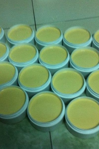 Nhận đặt kem kg hoặc body free tem nhãn cho các bạn buôn hoặc đặt kem để xài