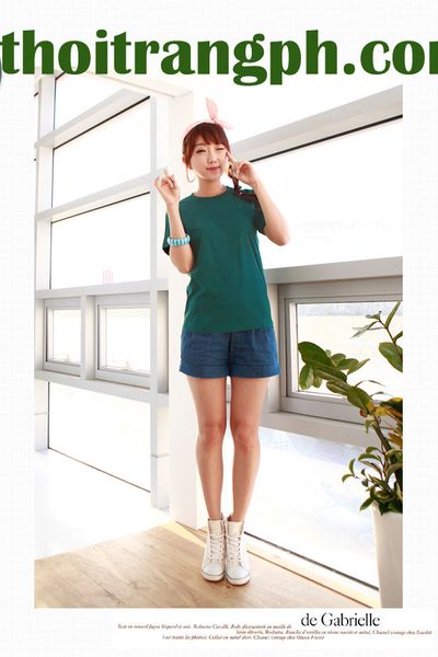 Chuyên sỉ áo thun cồ tròn nhiều màu nữ