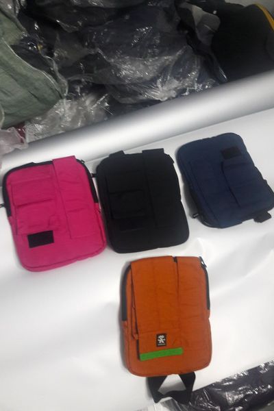 Túi ipad crumpler chất liệu vải hàng