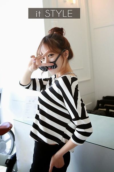 Áo thun croptop sọc ngang - 0698