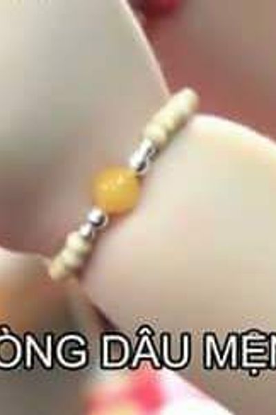 Vòng dâu tằm kèm đá thạch anh