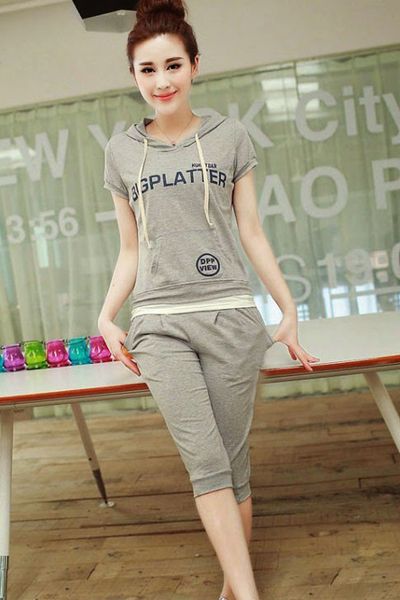 Bộ đồ thể thao có nón