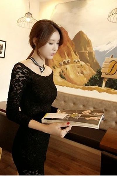 Đầm body ren hoa hồng đào - 1116