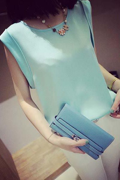 Áo voan cổ tròn tay lật cách điệu