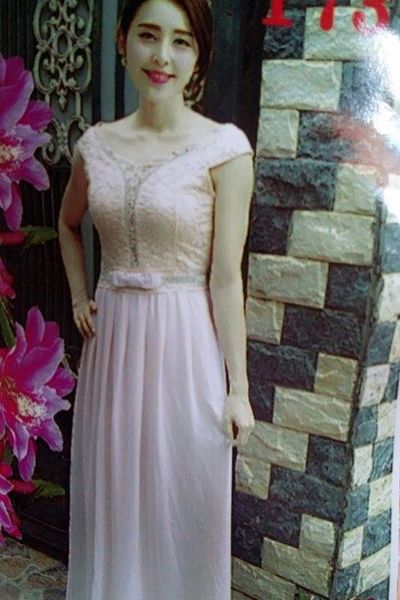 Đầm dạ hội phối ren dễ thương