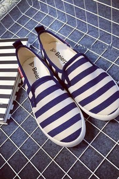 Slip on phong cách