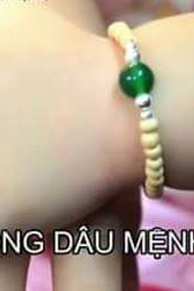 Vòng dâu tằm kèm đá thạch anh