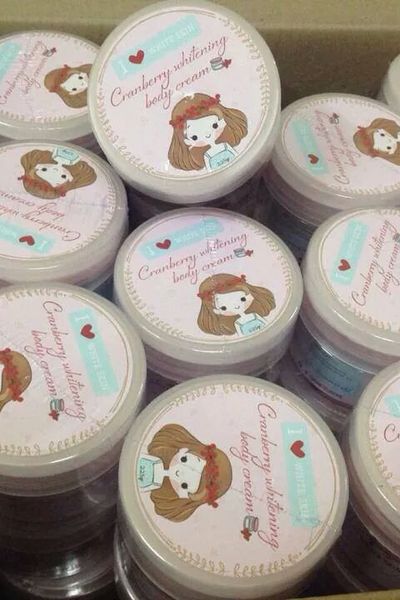 Cranberry whitening body cream 225gr