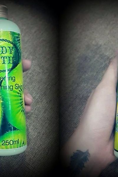 Sữa tắm trắng khô kiwi - bạc hà 2in1 cam đoan lên hẳn 3-4 tone da sau lần đầu sử dụng