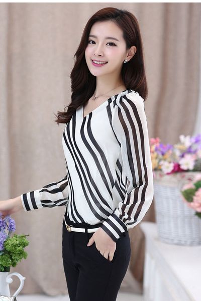 Áo kiểu cổ v sọc thời trang