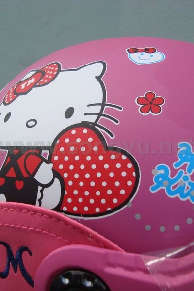 Nón bảo hiểm hello kitty kính ngoài ốp da