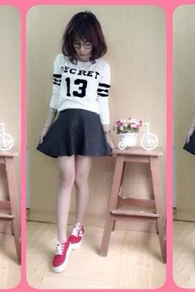 Áo thun 4 chiều 25k số 13 sml