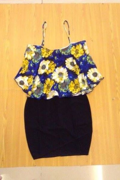 Set áo hoa xanh váy body
