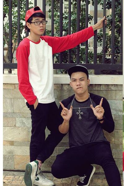 Áo raglan tay dài