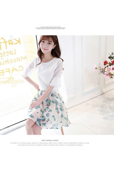 Set áo chân váy hoa bách hợp dv2402