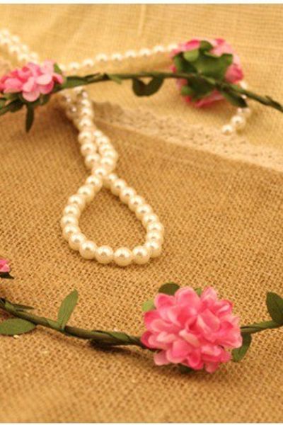 Vòng hoa cẩm chướng đội tóc