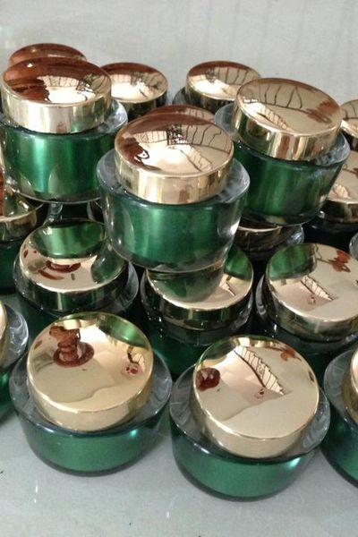 Cung cấp sỉ làm kem trị mụn trắng da độc quyền