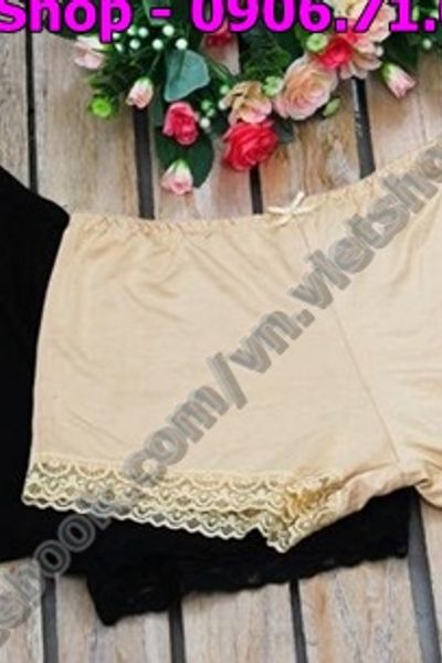 Quần mặc trong váy