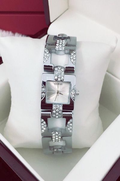 Đồng hồ đeo tay nữ guess