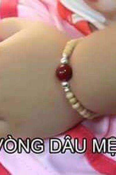 Vòng dâu tằm kèm đá thạch anh
