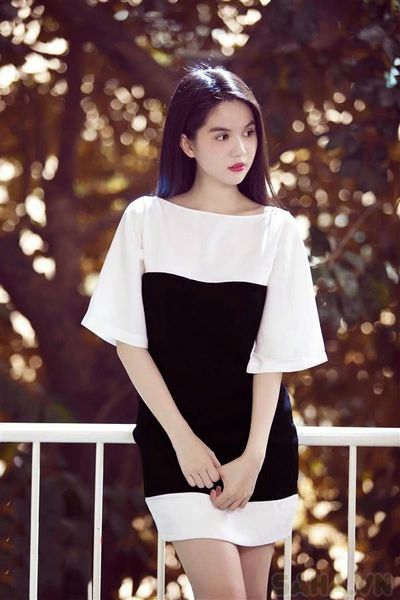 Đầm ngắn hotgirl phối màu đính nơ - 0984