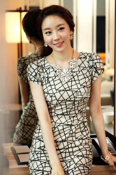 Đầm body họa tiết lập thể - 0296