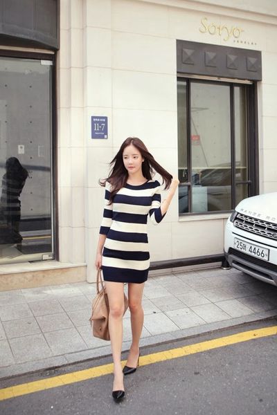 Đầm body họa tiết sọc ngang - 0182