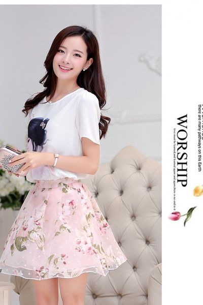 Set áo họa tiết cô gái váy hồng dv2447