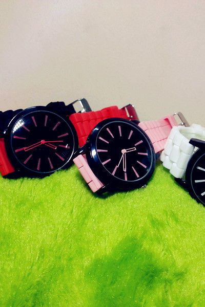 Đồng hồ silicon tia