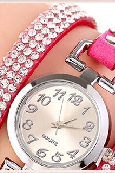Đồng hồ lắc tay nữ sang trọng - 051