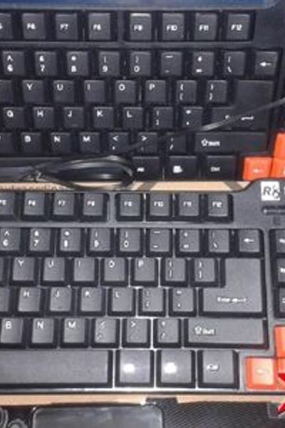 Bàn phím chơi game r8 kb 318
