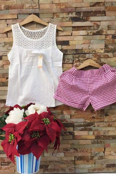 Set áo trắng sát nách kate quần caro đùi