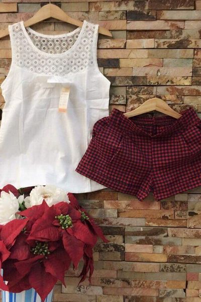 Set áo trắng sát nách kate quần caro đùi