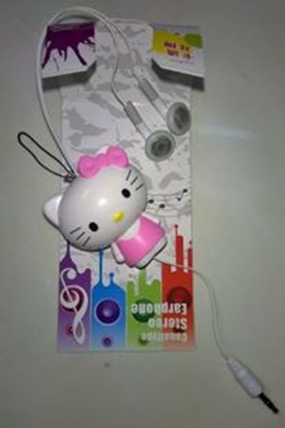 Tai nghe rut dây kitty và doraemon