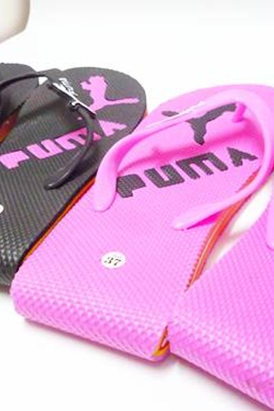 Dép puma dành cho nữ - có màu hồng và đen