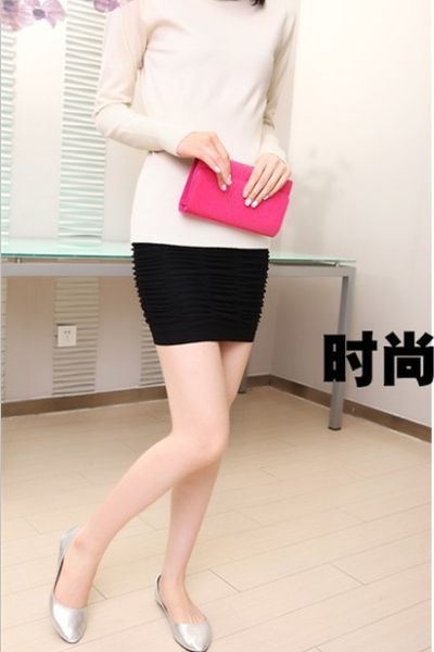 Chân váy ôm xếp li dọc