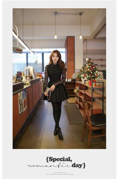 Đầm ren cổ trụ hoài linh - 1126