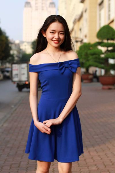 Váy nơ trễ vai