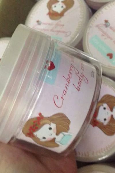 Cranberry whitening body cream 225gr