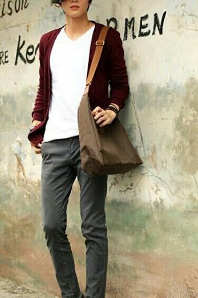 Áo khoác carigan nam và nữ đều mặc được