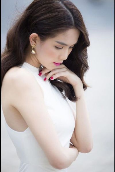 Đầm trắng cổ lọ ngọc trinh 881
