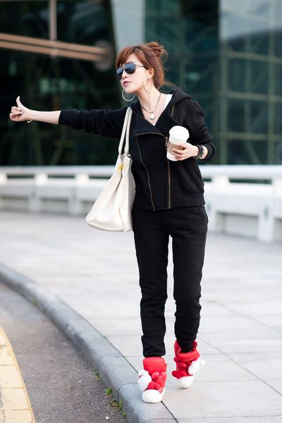 Áo khoác nữ phối dây kéo cá tính