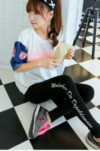 Quần legging thêu chữ