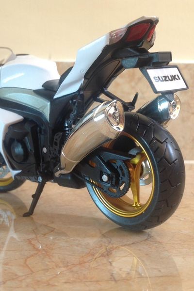 Xe mô hình trưng bày suzuki gsx-r1000 - tỉ lệ112