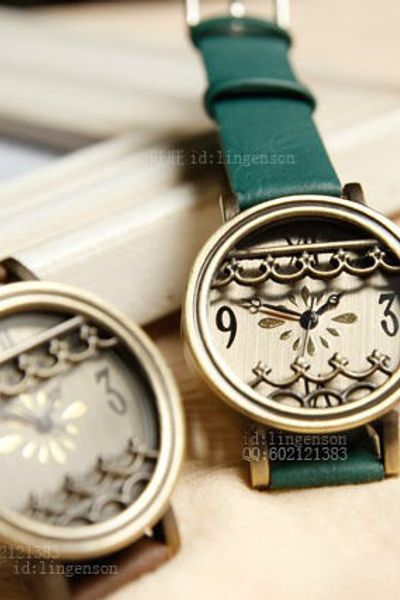 Đồng hồ retro cổ điển