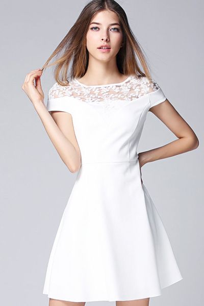 Đầm ren bi nữ cổ yếm màu trắng - ANN.COM.VN