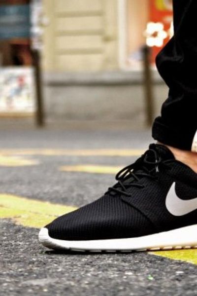 nike roshe run on sale
