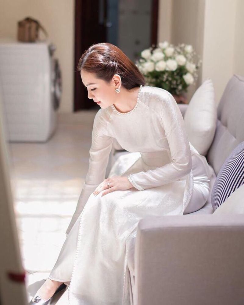 Ao Dai Truyền Thống Gấm Thai Tuấn Gia Sỉ Gia Ban Buon Kho Sỉ Anh Khoi