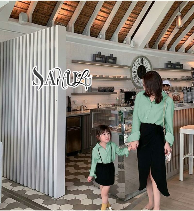 Mẹ bé sơ mi xanh ngọc kèm chân váy giá sỉ